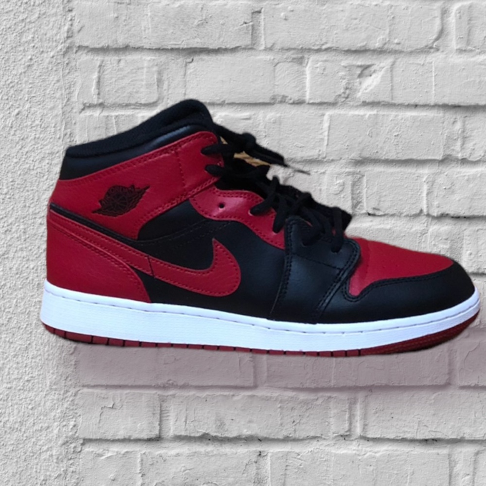 SOLD! NIKE AIR JORDAN 1 MID GS BANNED (2020) BLACK GYM RED-WHITE SZ 7Y/MENS SZ 7 - Picture 2 of 12